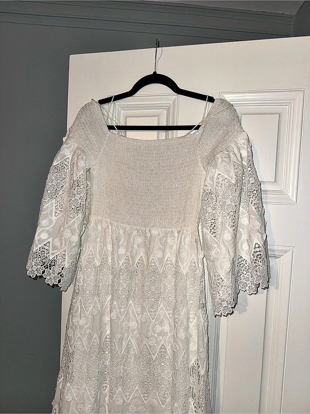 alice + olivia Roseline smocked White Lace Maxi Dress Large - Picture 8 of 16